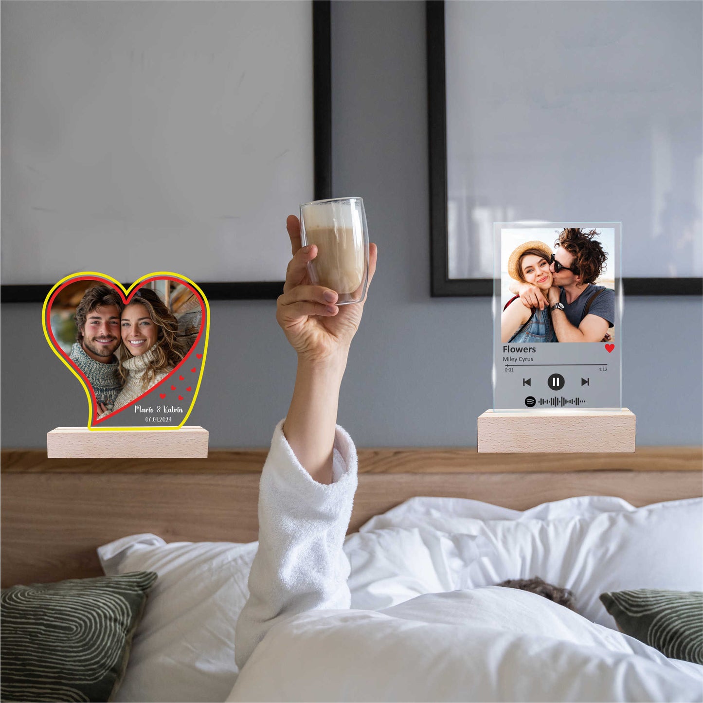 INDIGOS UG - Personalisiert - 3D LED Lampe - Herz - mit Foto und Wunschtext - individuell selbst gestalten - Geschenk - Valentinstag - Acrylglas 14x14 cm - optionale Lampe warmweiss
